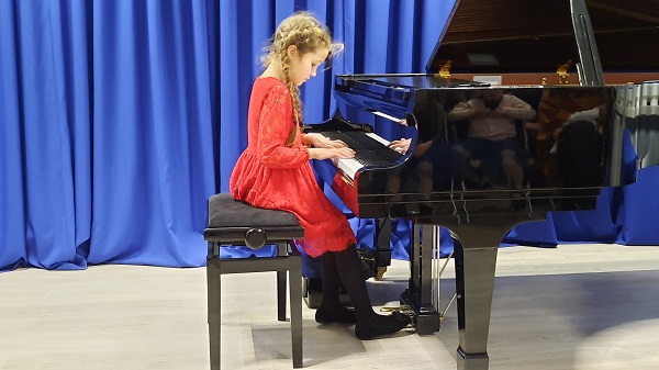 Uczniowie osieckiej szkoły muzycznej wśród laureatów konkursu pianistycznego