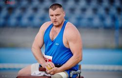 paralekkoatleta pcha kulą