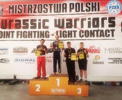 kickbokserzy - dzieci - na podium