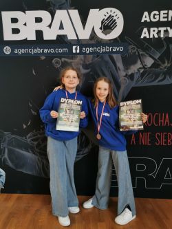 Maja i Marika duet Hip Hop [3]