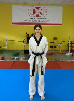 1.Agata COS