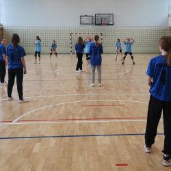 Gminne zawody w piłce siatkowej dziewcząt klas 7 - 8
