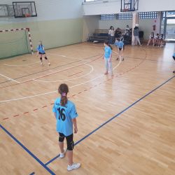 Gminne zawody w piłce siatkowej dziewcząt klas 7 - 8
