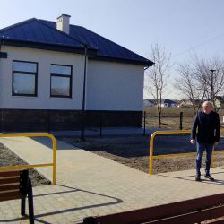 wyremonowany budynek po stacji PKP  Obrowie