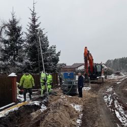 wizyta Wójta gminy Obrowo na ulicy Słonecznej w Osieku nad Wisłą