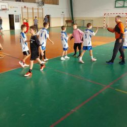 Gminna halowa piłka nożna chłopców klas 6 i młodszych.