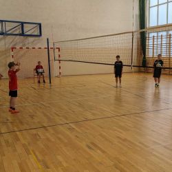 Gminna mini siatkówka chłopców klas 6 i młodszych.