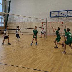 Gminna mini siatkówka chłopców klas 6 i młodszych.