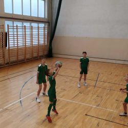 Gminna mini siatkówka chłopców klas 6 i młodszych.