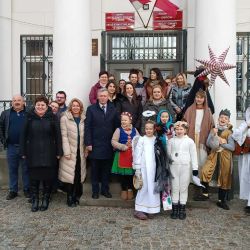 Grupa Teatrzaki kolędują po gminie Obrowo