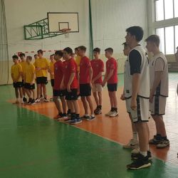 Zawody w piłce koszykowej chłopców klas 7-8