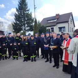 Uroczyste przekazanie i poświęcenie wozu strażackiego OSP Osiek nad Wisłą