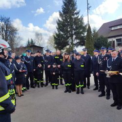 Uroczyste przekazanie i poświęcenie wozu strażackiego OSP Osiek nad Wisłą