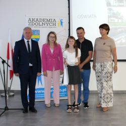Wręczenie nagród na IV gali Akademii Zdolnych Wójta Gminy Obrowo