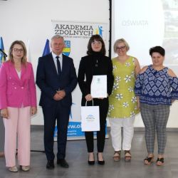 Wręczenie nagród na IV gali Akademii Zdolnych Wójta Gminy Obrowo