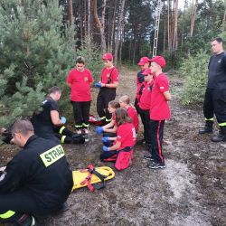 Ćwiczenia i nocowanka młodych strażaków