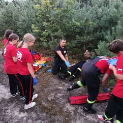 Ćwiczenia i nocowanka młodych strażaków