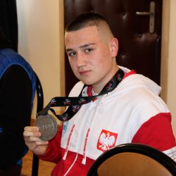Borys Damrath wicemistrz świata w formule Kick Light Juniorów