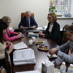 Podpisanie umowy na budowę nowoczesnego kompleksu przedszkolno - żłobkowego w Obrowie