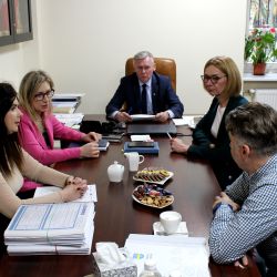 Podpisanie umowy na budowę nowoczesnego kompleksu przedszkolno - żłobkowego w Obrowie