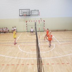 4-rki piłki siatkowej dziewcząt i chłopców klas 6 i młodszych gminy Obrowo