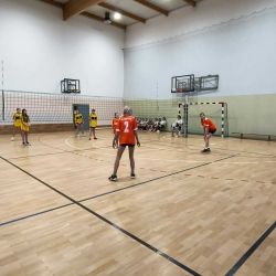 4-rki piłki siatkowej dziewcząt i chłopców klas 6 i młodszych gminy Obrowo