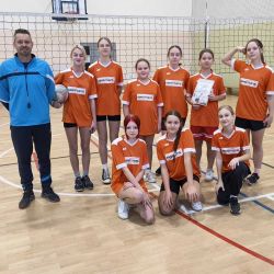 4-rki piłki siatkowej dziewcząt i chłopców klas 6 i młodszych gminy Obrowo