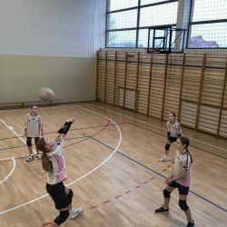 4-rki piłki siatkowej dziewcząt i chłopców klas 6 i młodszych gminy Obrowo