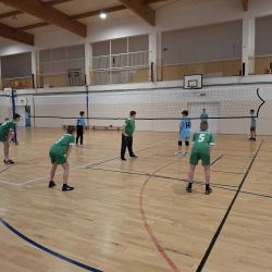 4-rki piłki siatkowej dziewcząt i chłopców klas 6 i młodszych gminy Obrowo