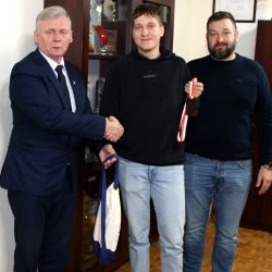 Radosław Król i Krzysztof Gurzyński odwiedzili wójta Andrzeja Wieczyńskiego
