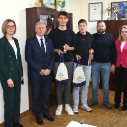 Radosław Król i Krzysztof Gurzyński odwiedzili wójta Andrzeja Wieczyńskiego