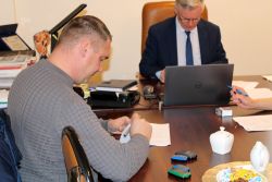 umowa na przebudowę drogi gminnej w Kawęczynie