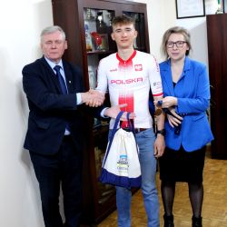 Młode talenty z UKS Kometa Obrowo odwiedziły wójta