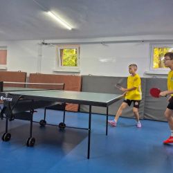 Drużynowy tenis stołowy dziewcząt i chłopców