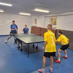 Drużynowy tenis stołowy dziewcząt i chłopców