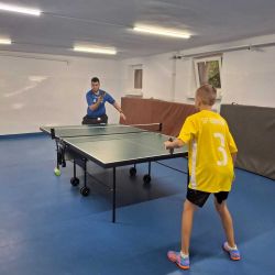 Drużynowy tenis stołowy dziewcząt i chłopców