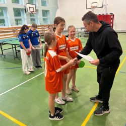 Drużynowy tenis stołowy dziewcząt i chłopców