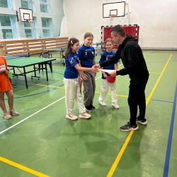 Drużynowy tenis stołowy dziewcząt i chłopców