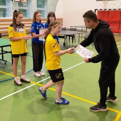 Drużynowy tenis stołowy dziewcząt i chłopców
