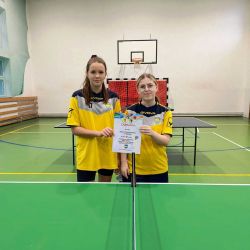 Drużynowy tenis stołowy dziewcząt i chłopców