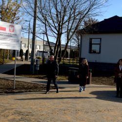 Nowy parking przy przystanku kolejowym w Obrowie