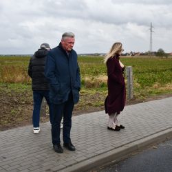 Nowy chodnik i jezdnia przy ulicy Długiej