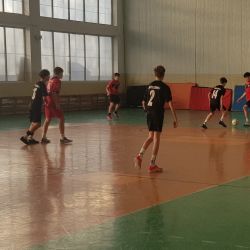 Halowa piłka nożna chłopców kl. 7-8