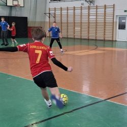 Halowa piłka nożna dziewcząt i chłopców klas 5-6