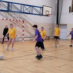 Halowa piłka nożna dziewcząt klas 7-8