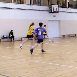 Halowa piłka nożna dziewcząt klas 7-8