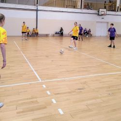 Halowa piłka nożna dziewcząt klas 7-8