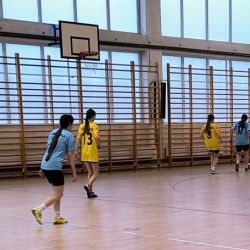 Halowa piłka nożna dziewcząt klas 7-8