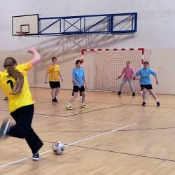 Halowa piłka nożna dziewcząt klas 7-8