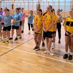 Halowa piłka nożna dziewcząt klas 7-8